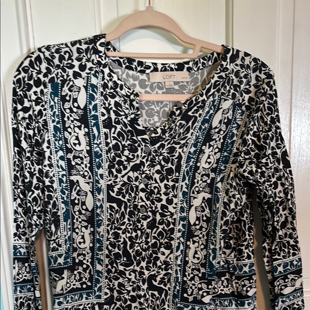 LOFT Black and White Graphic Blouse